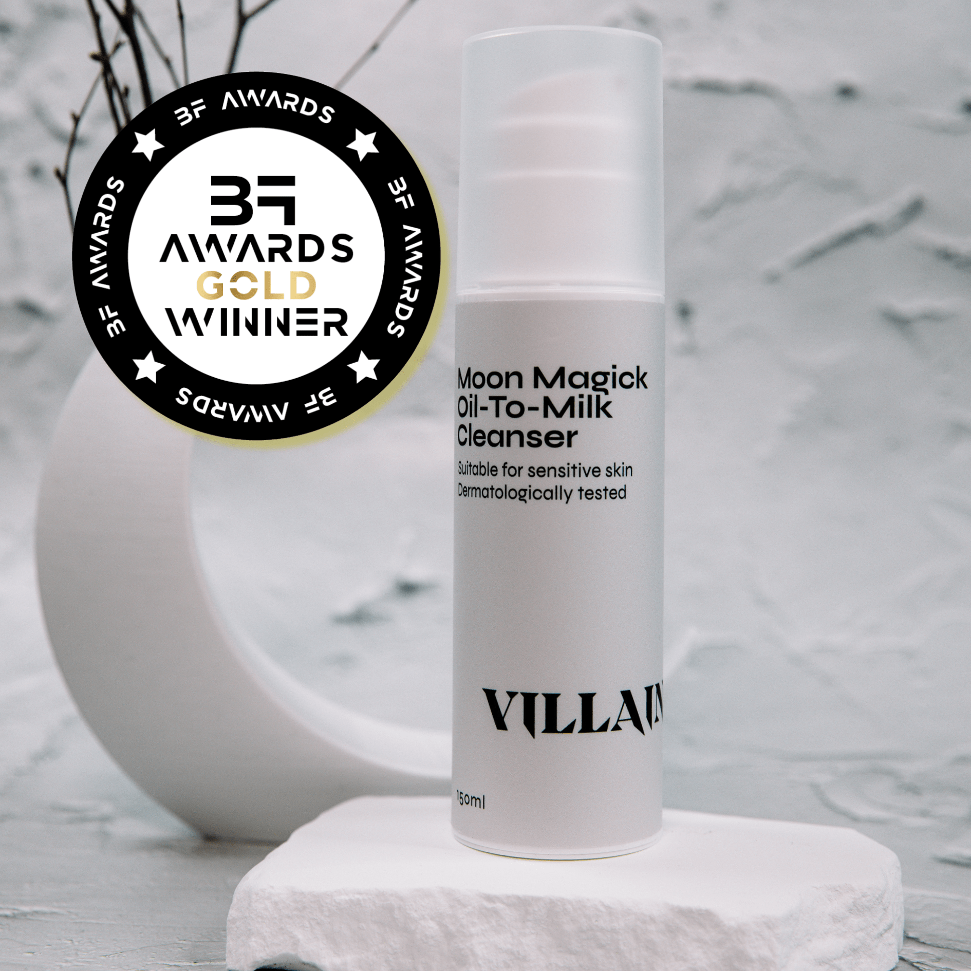 VILLAIN Skin Moon Magick Oil-To-Milk Cleanser 150ml (GOLD PRIZE WINNER) Moon Magick Oil-To-Milk Cleanser 150ml (GOLD PRIZE WINNER)